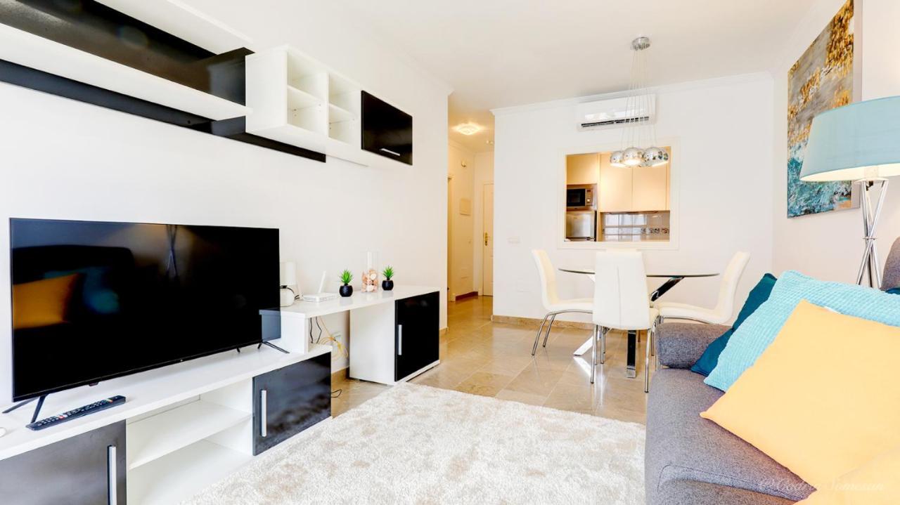 Cozy Apartment Overlooking Estepona'S Marina! Luaran gambar