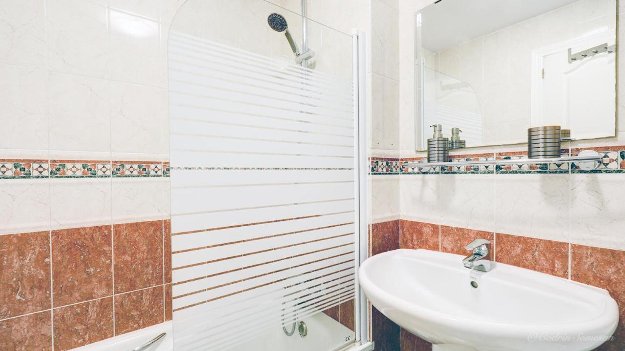 Cozy Apartment Overlooking Estepona'S Marina! Luaran gambar