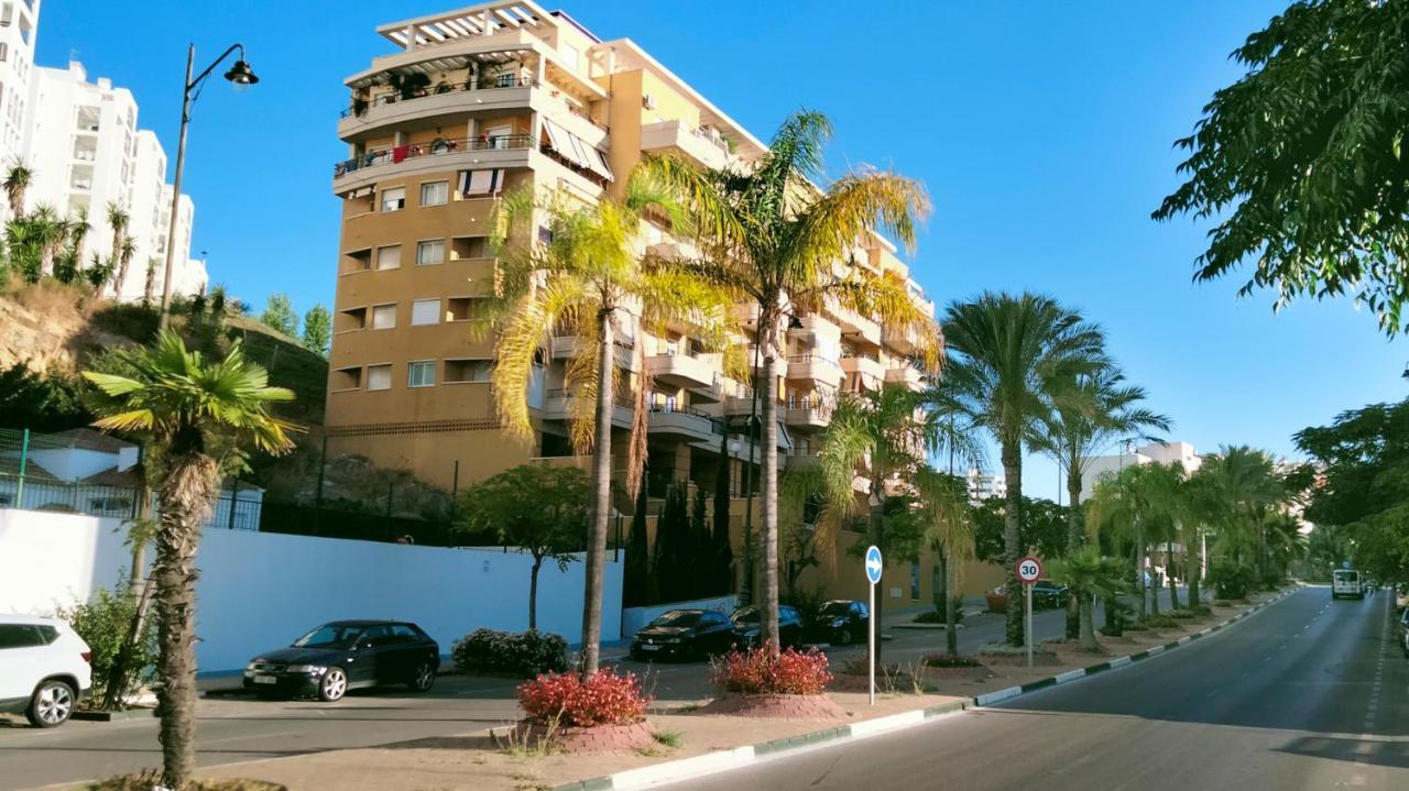 Cozy Apartment Overlooking Estepona'S Marina! Luaran gambar
